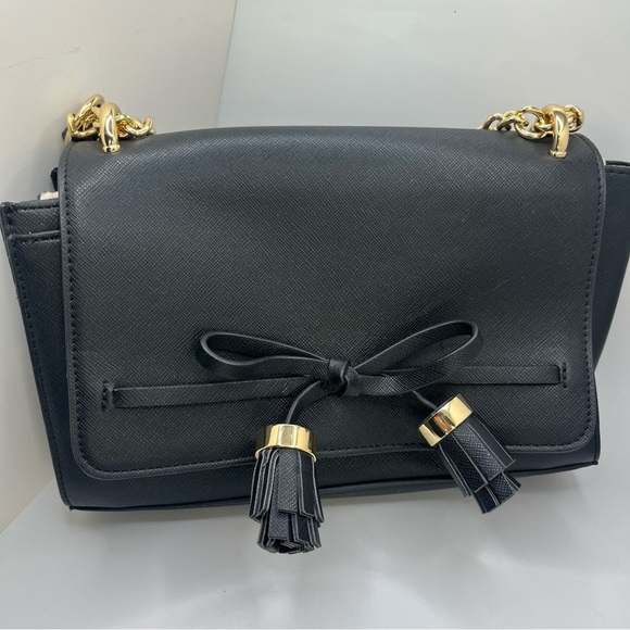 Kate Landry Handbags - Kate Landry Black Chain Strap Crossbody Bag Tassel Detail Like New